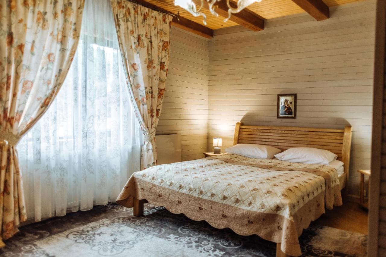 Hotel Velyka Vedmedytsya ヤレムチャ エクステリア 写真